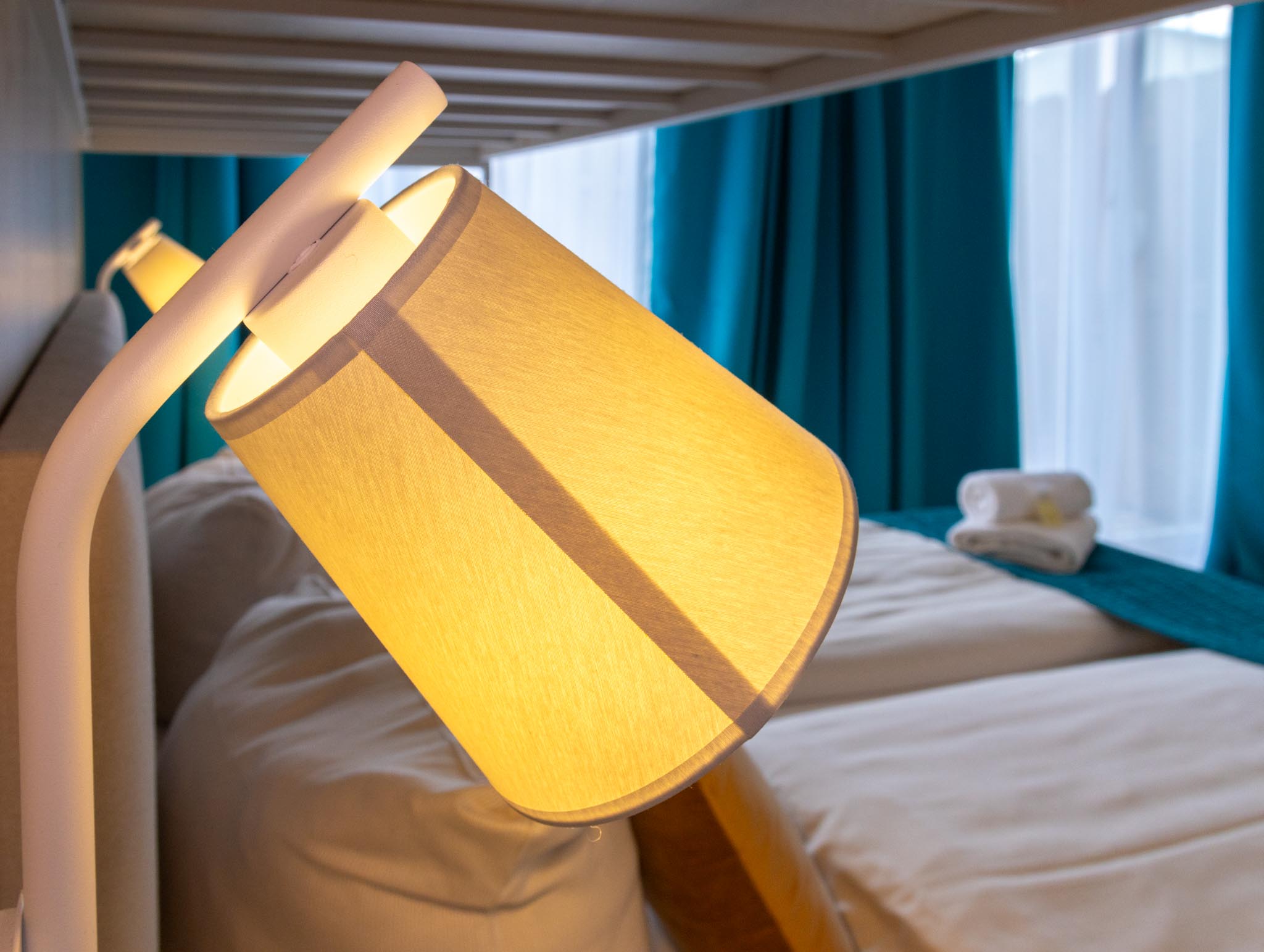 Kapitänszimmer – Beleuchtung im FairSchlafen Boutique Hotel