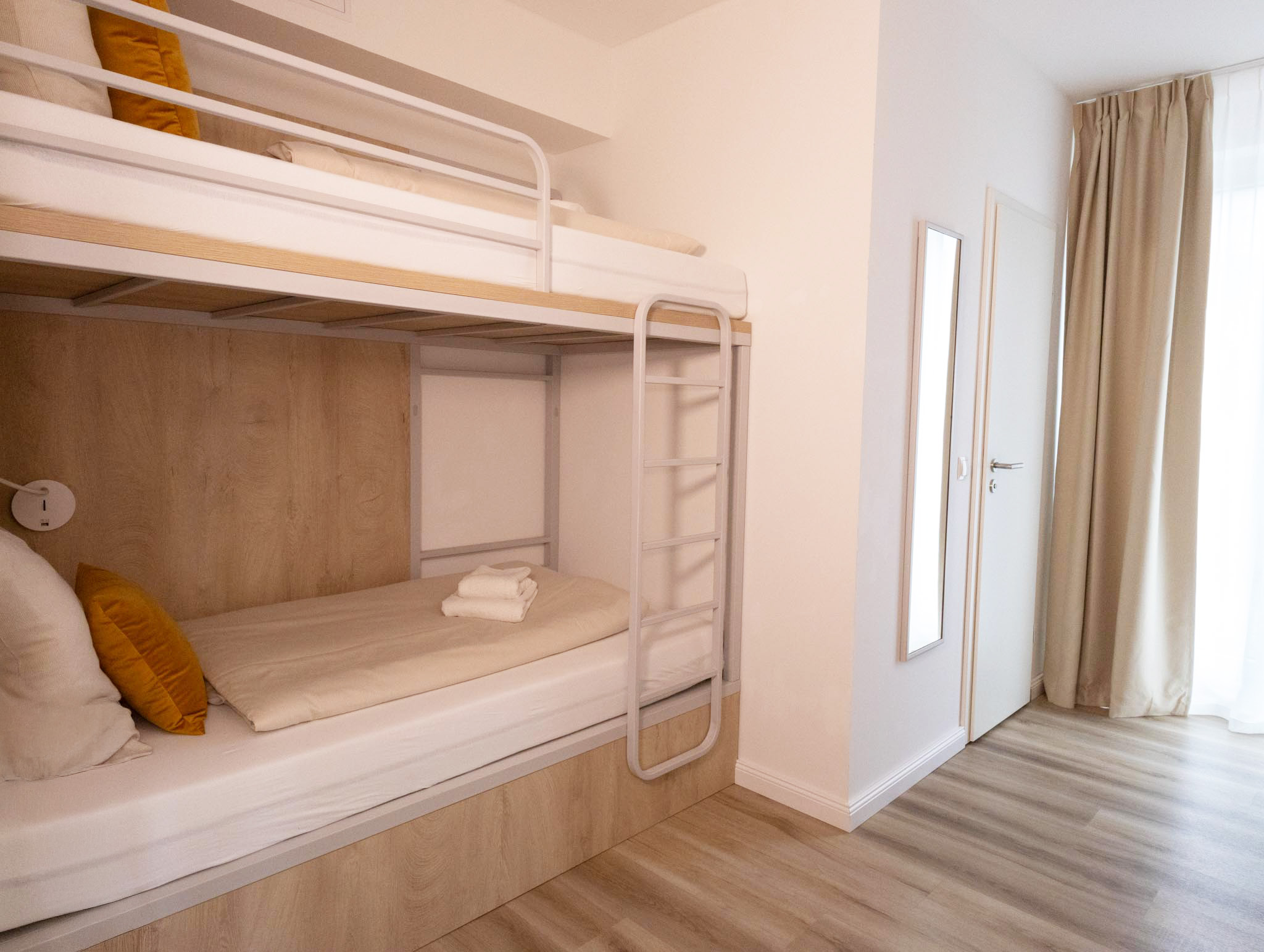 Zimmer Kombüse mit Etagenbett im FairSchlafen Boutique Hotel